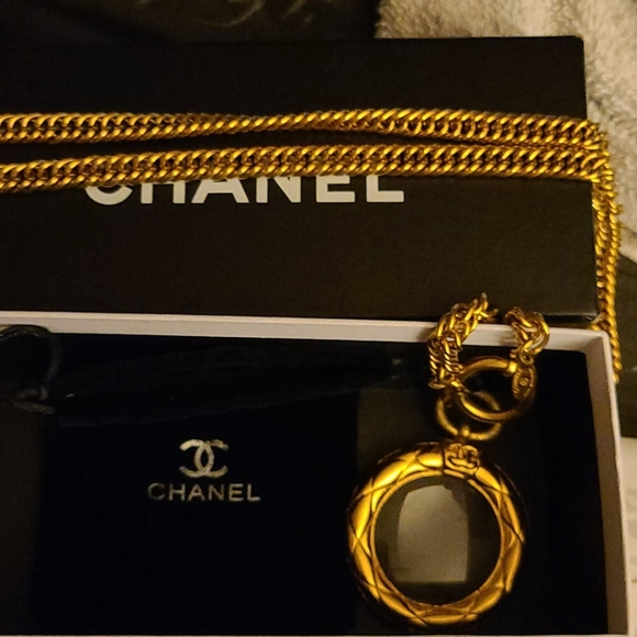 Chanel Beautiful magnifying glass necklace - Picture 2 of 7
